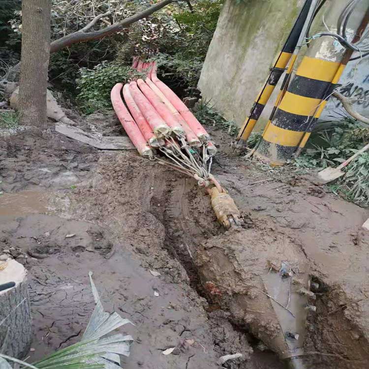 武汉岩石层顶管拖拉管